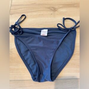 Xhiliration | String Bikini Bottoms | Excellent Condition | Med